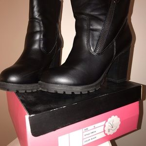🚨Charlotte Russe boots FINAL PRICE